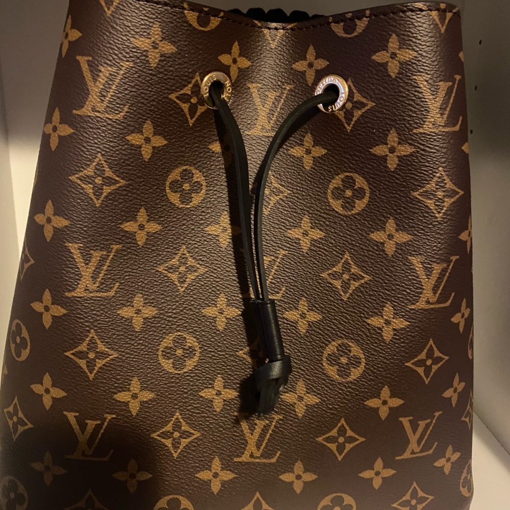 Louis Vuitton Neo Noe Noir